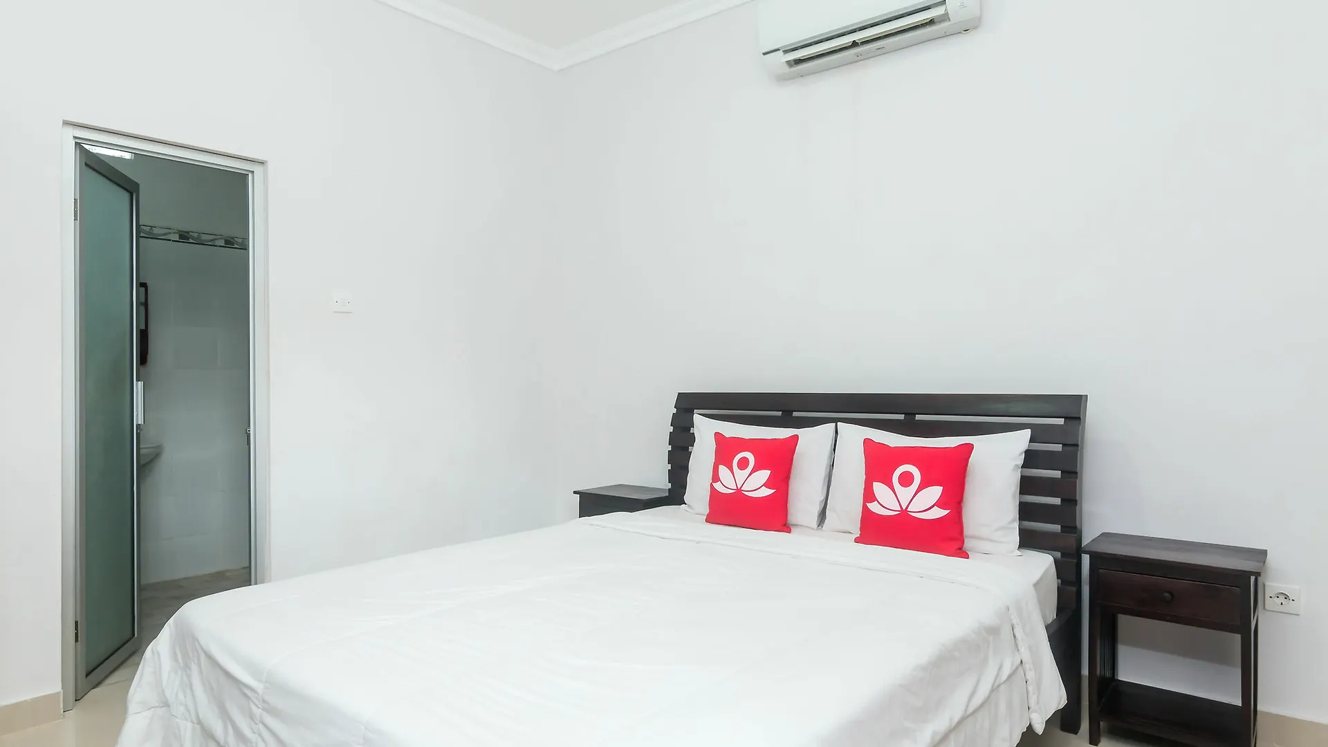 *** Hotel Zen Rooms Seminyak Gang Rahayu Indonesia